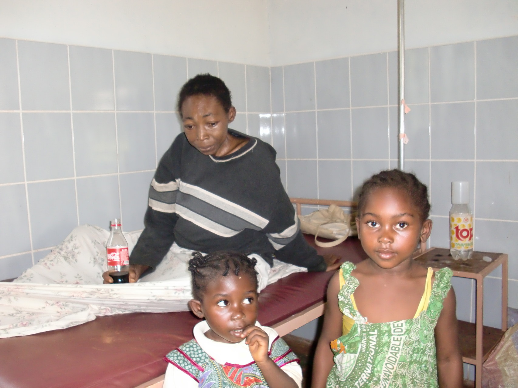 AIDS-kranke Mutter mit ihren Kindern