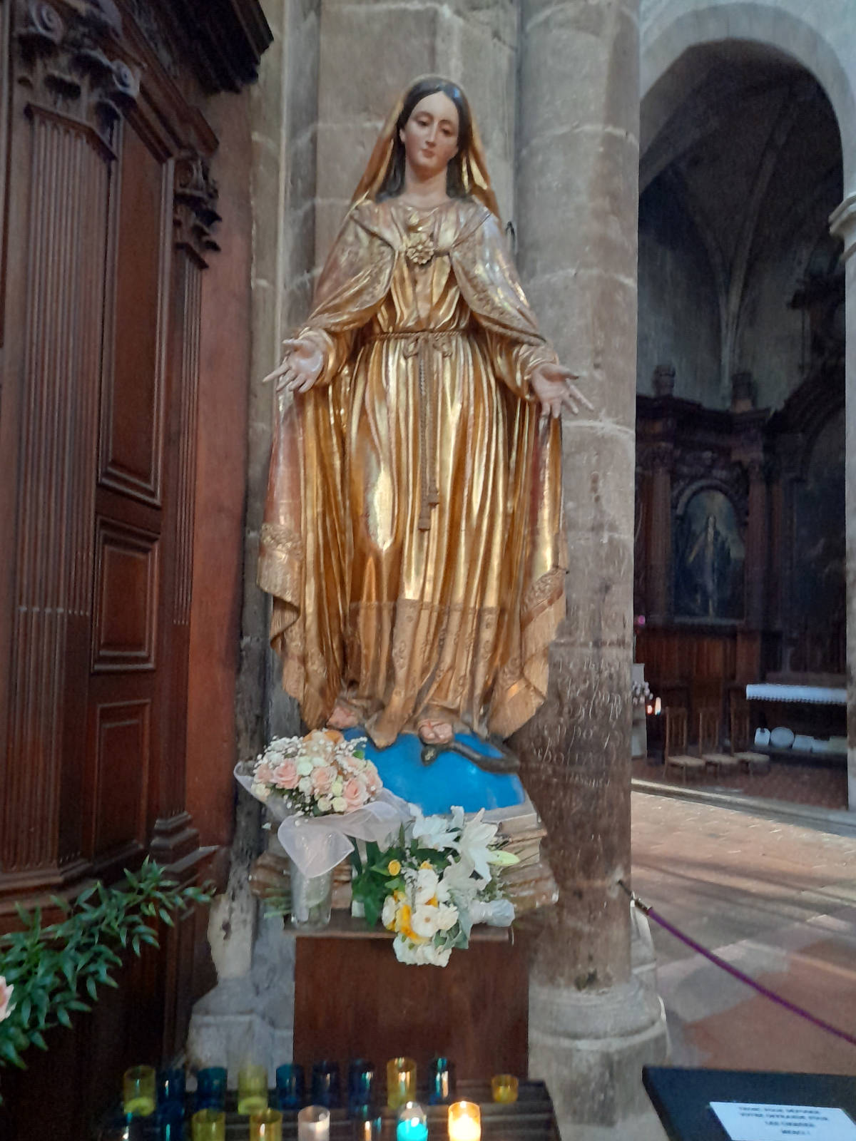 Statue der Maria Magdalena in der Basilika Sainte-Marie-Madeleine de Saint-Maximin-la-Sainte-Baume