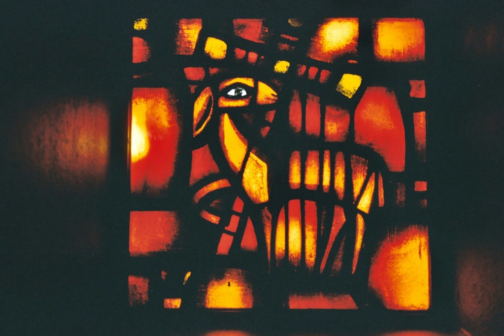 Vitrail en lumière (Taizé  71)