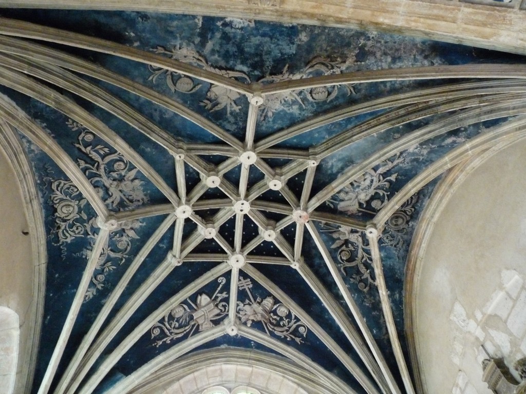 Abbatiale St Michel : voute de la chapelle latérale