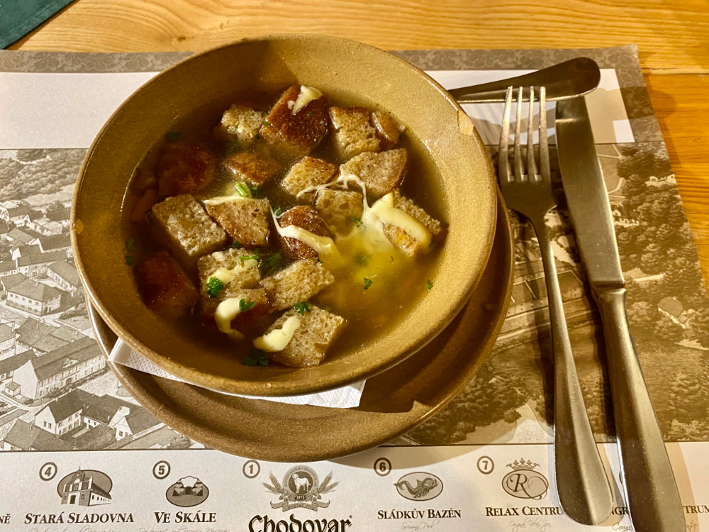 Knoblauchsuppe mit Croûtons