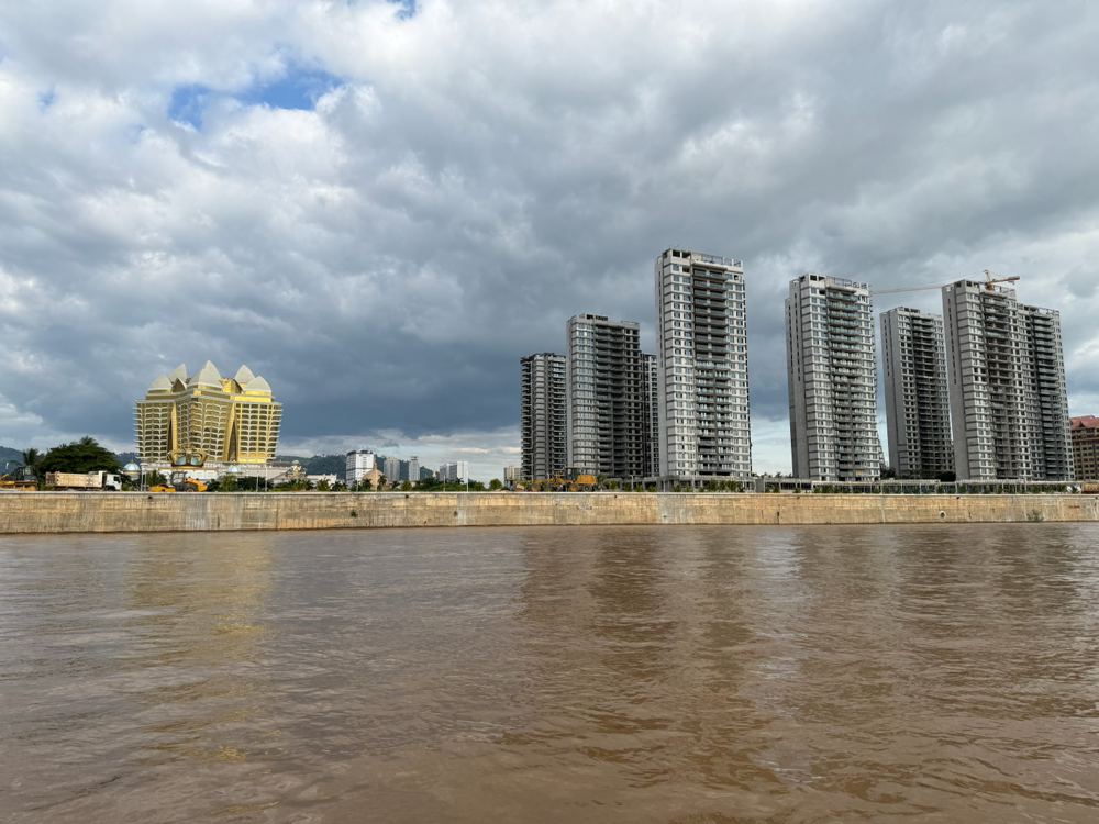 Neubaugebiet (von China finanziert) in Laos