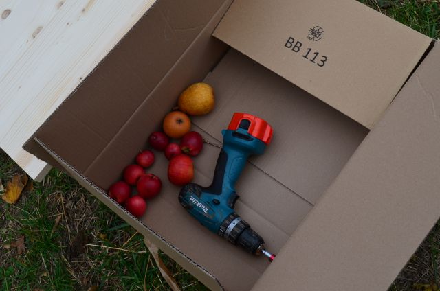 Einpacken des Werkzeugs und ein bisschen Wegzehrung.