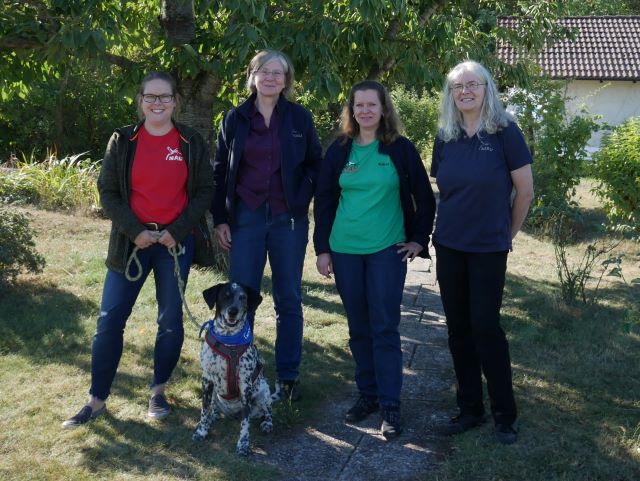 Melanie Bänsch Andrea Onkes und Margit Bichelmeier vom NAJU-Team. Zweite von links: Vorsitzende Cornelia Schilling