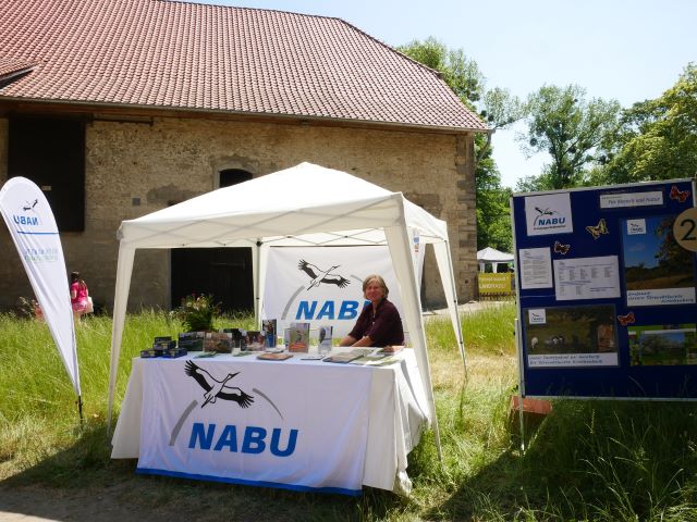 Cornelia Schilling am NABU-Stand