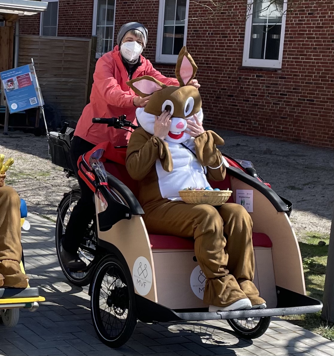 Osterhasen fahren auch gerne im mvf-mobil.