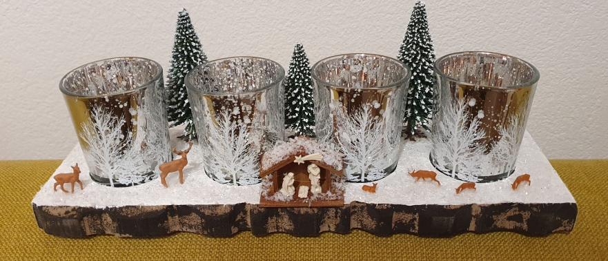 Advent. Minikrippe mit Glasteelichtern 