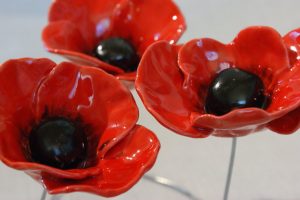 Coquelicot en faience de couleurs demesterres
