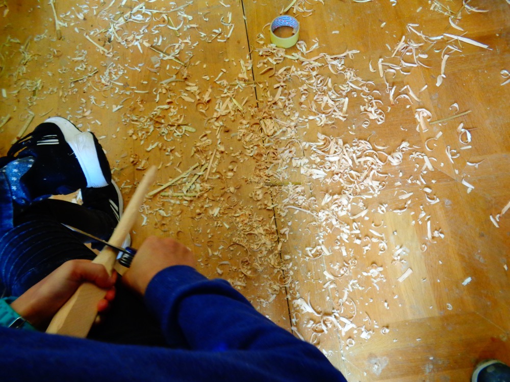 Kinderkurse, schnitzen, Handwerkskunst, Kunst, Kurs, Spiez, Holzflickwerk, Weiterbildung, Handwerk