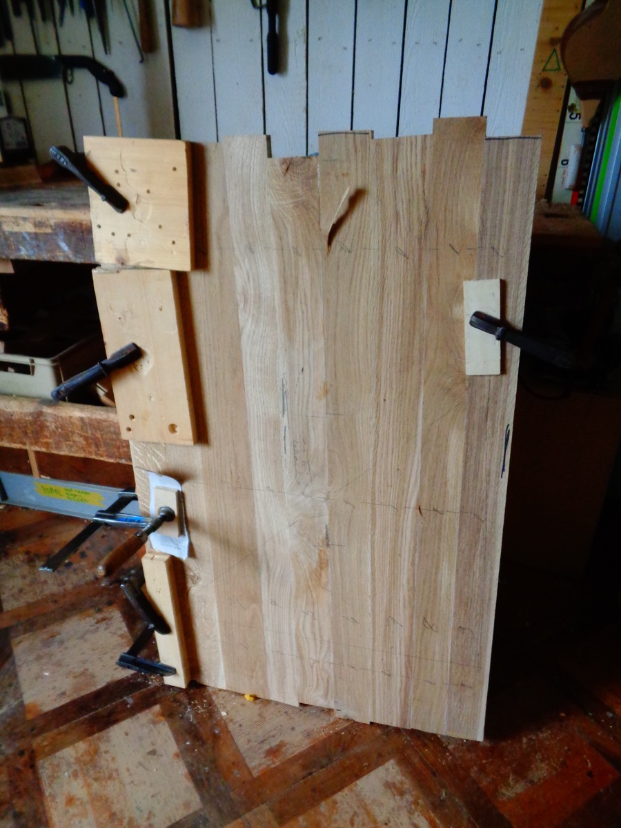 Holz Flick Werk Flühmann Massivholz Möbel Untergestell Verleimen Schlitz Zapfen Verbindungen von Zarge zu Bein Eiche aus dem Garten