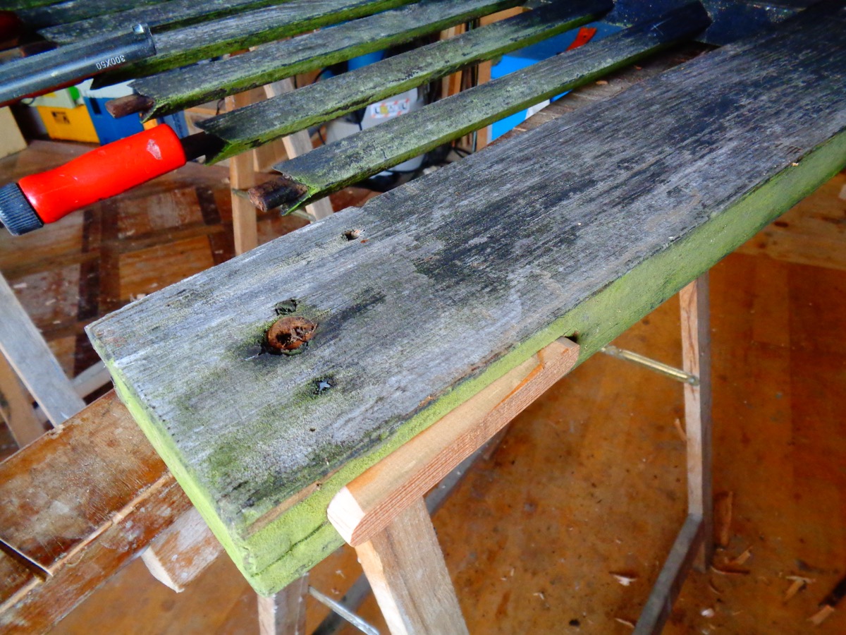 Haus und Hof Reparatur Wiederherstellen Richten Lärchen Holz Tor Holz Flick Werk Flühmann Spiez Bestehendes Reparieren