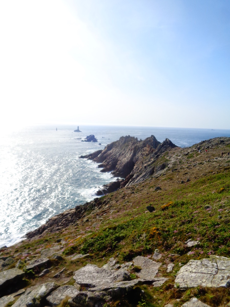 Danke Velotour, Frankreich, Flühmann, 3 Gang Velo, Schweiz Outdoor, Tarp, Nanka, Merino, Schlafsack, Sonne, Wetter, Bretagne, Pont Croix, Pointe du Raz, Pointe du Vent, Loire, Auszeit, alleine unterwegs, Begegnungen, Französisch Reden, Presse Caffee Tabac
