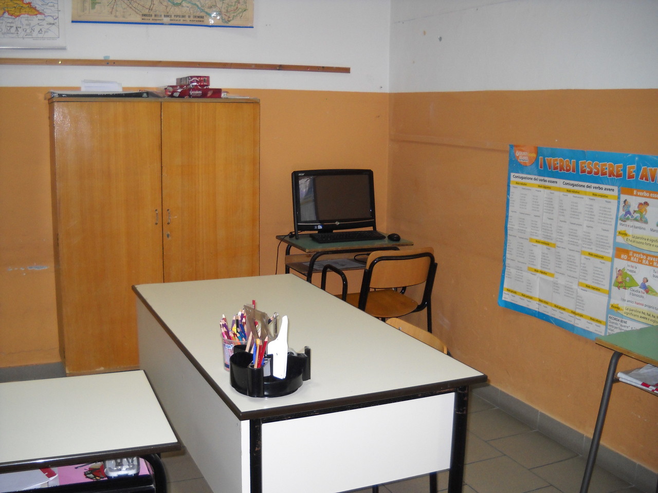 aula con postazione multimediale