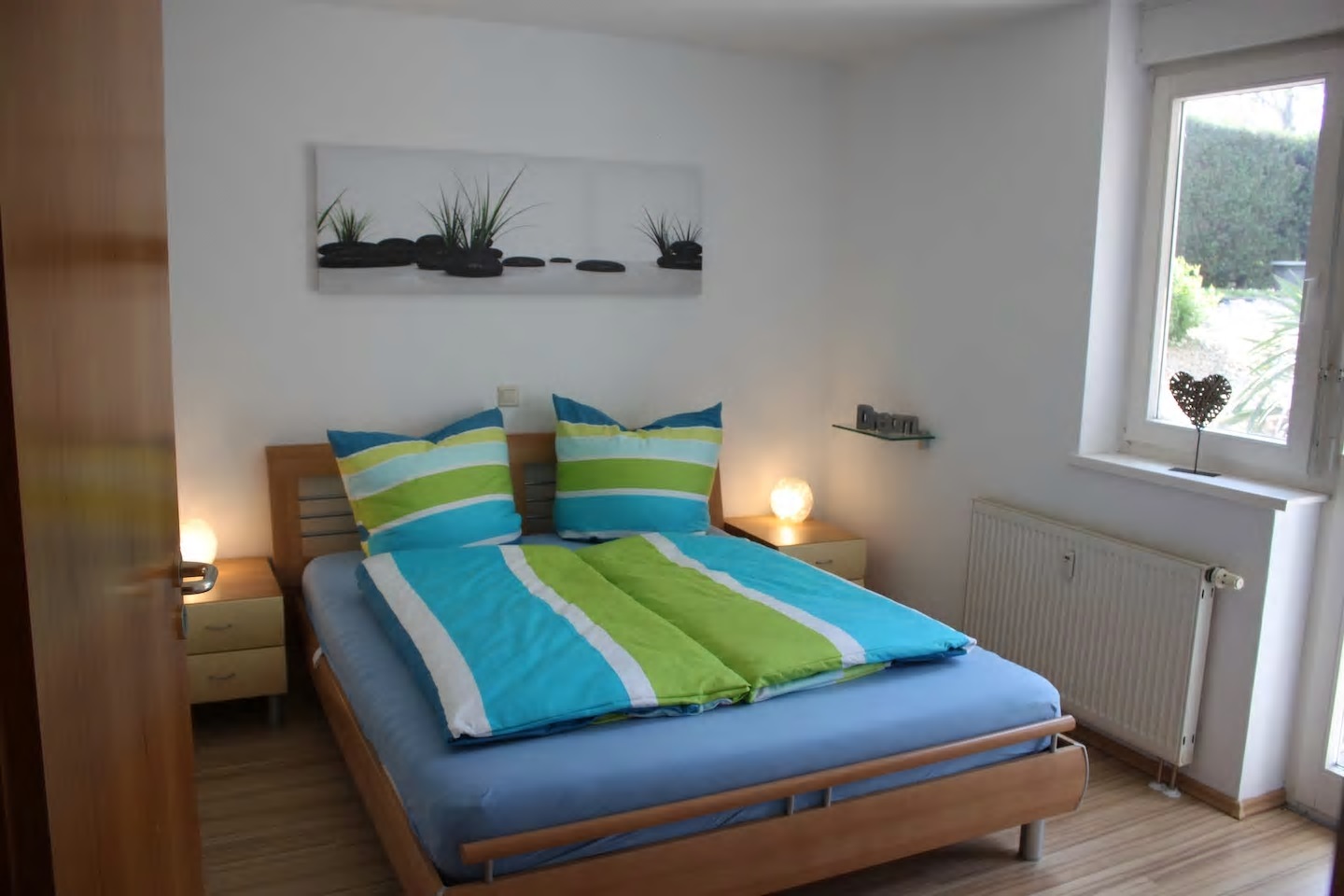Blick ins Schlafzimmer 1