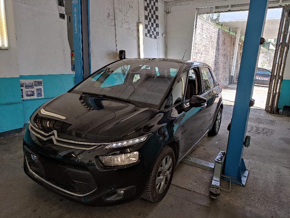 Pose d'un attelage sur CITROËN C4 PICASSO