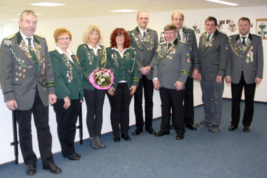 Foto: Präsident Günter Kaul (links) mit den Geehrten und Gewählten (von links nach rechts): Beate Stüve, Elke Fischer, Barbara Arndt, Lutz Mangels, Dieter Stüve, Harald Hinck, Uwe Plötzky, Jürgen Tiedemann.