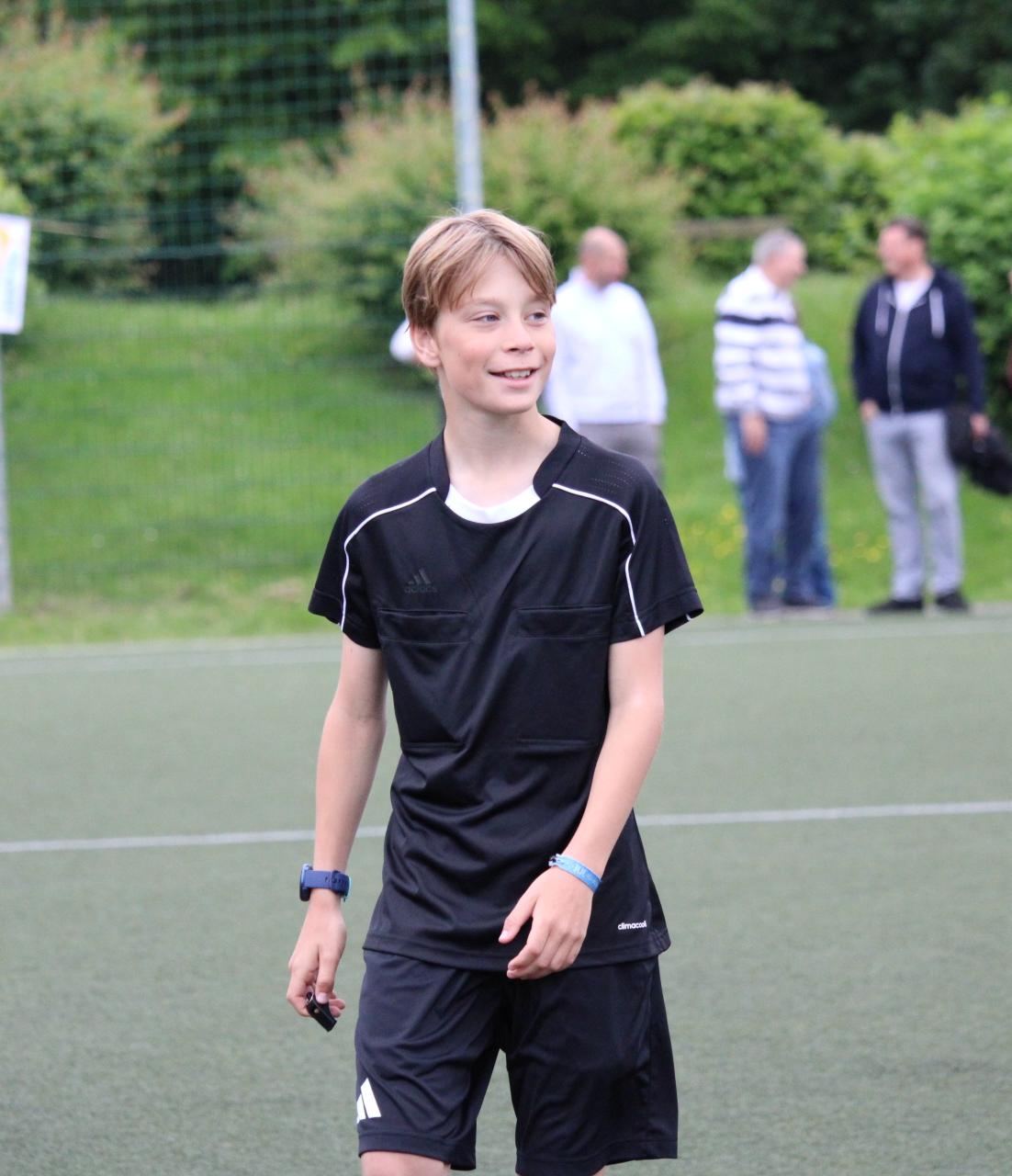 Jungschiedsrichter Jannik Bürger