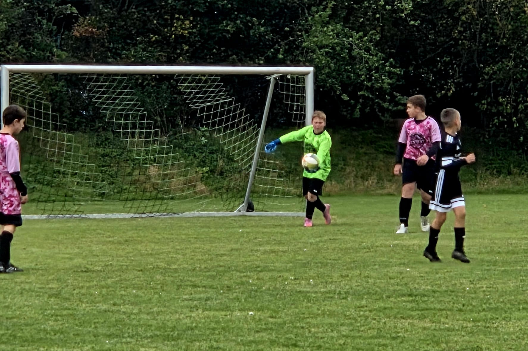 Keeper Michel Deneke