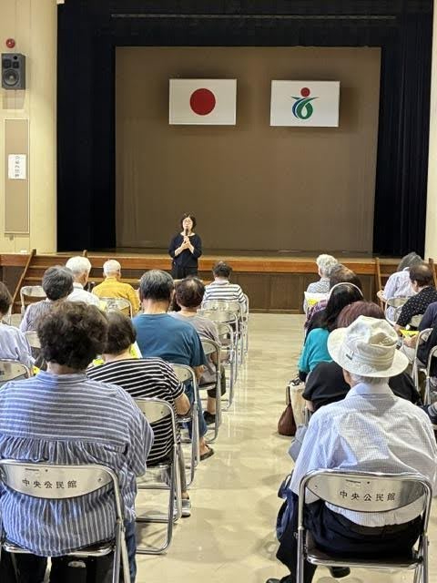 吉野ヶ里町老人クラブの支部長会での講話の様子です