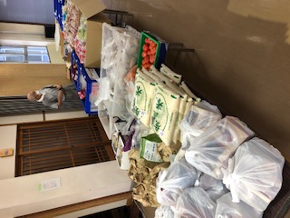 川島会場での提供食品、敷島製パン㍿様から食パン・菓子パンを８箱寄付いただきました。
