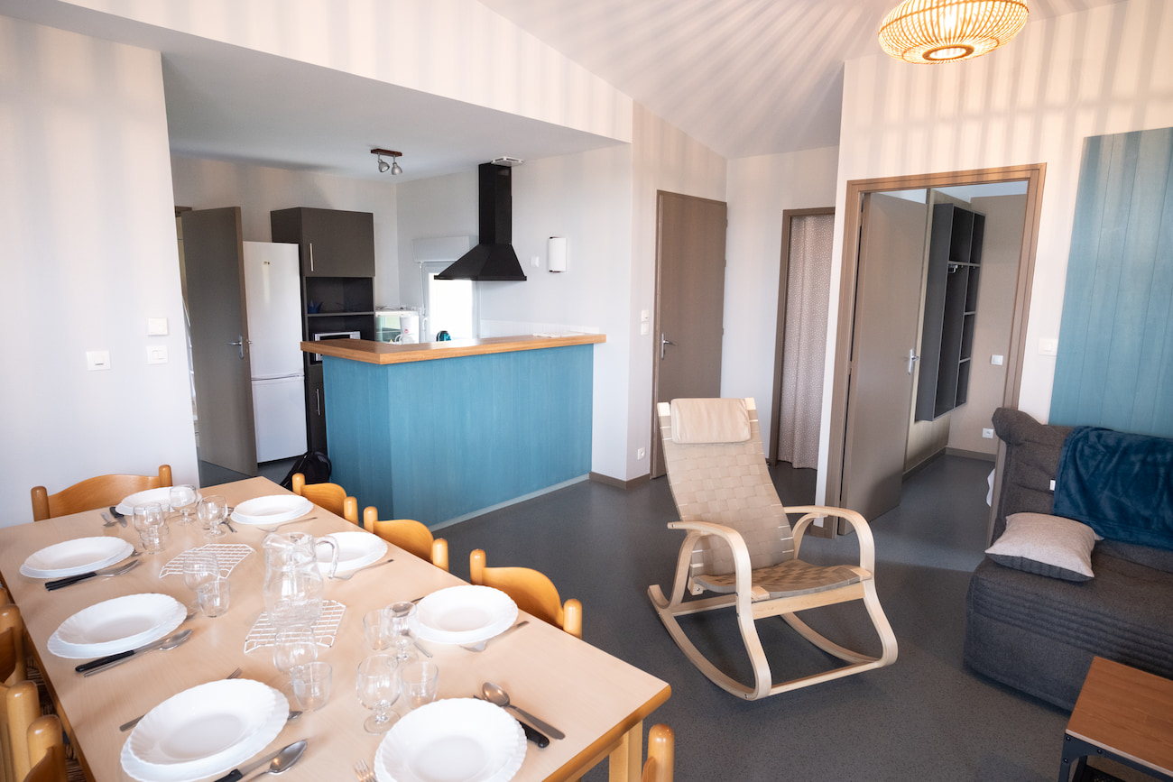 salon et cuisine équipée d'un gîte 4 personnes au Hameau des Pouyades en Haute-Vienne