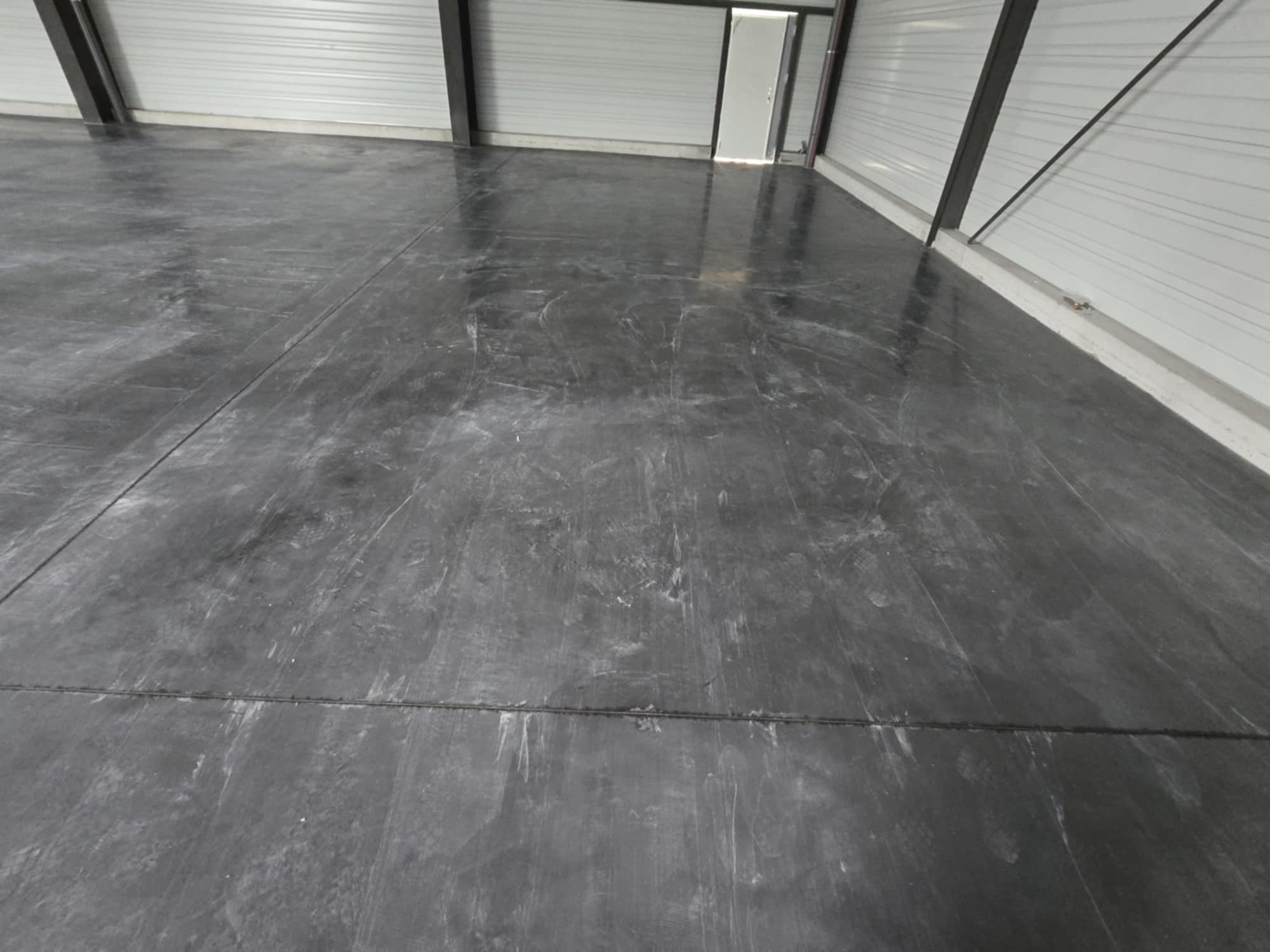 Création d'un sol industriel pour un magasin au sud de Toulouse