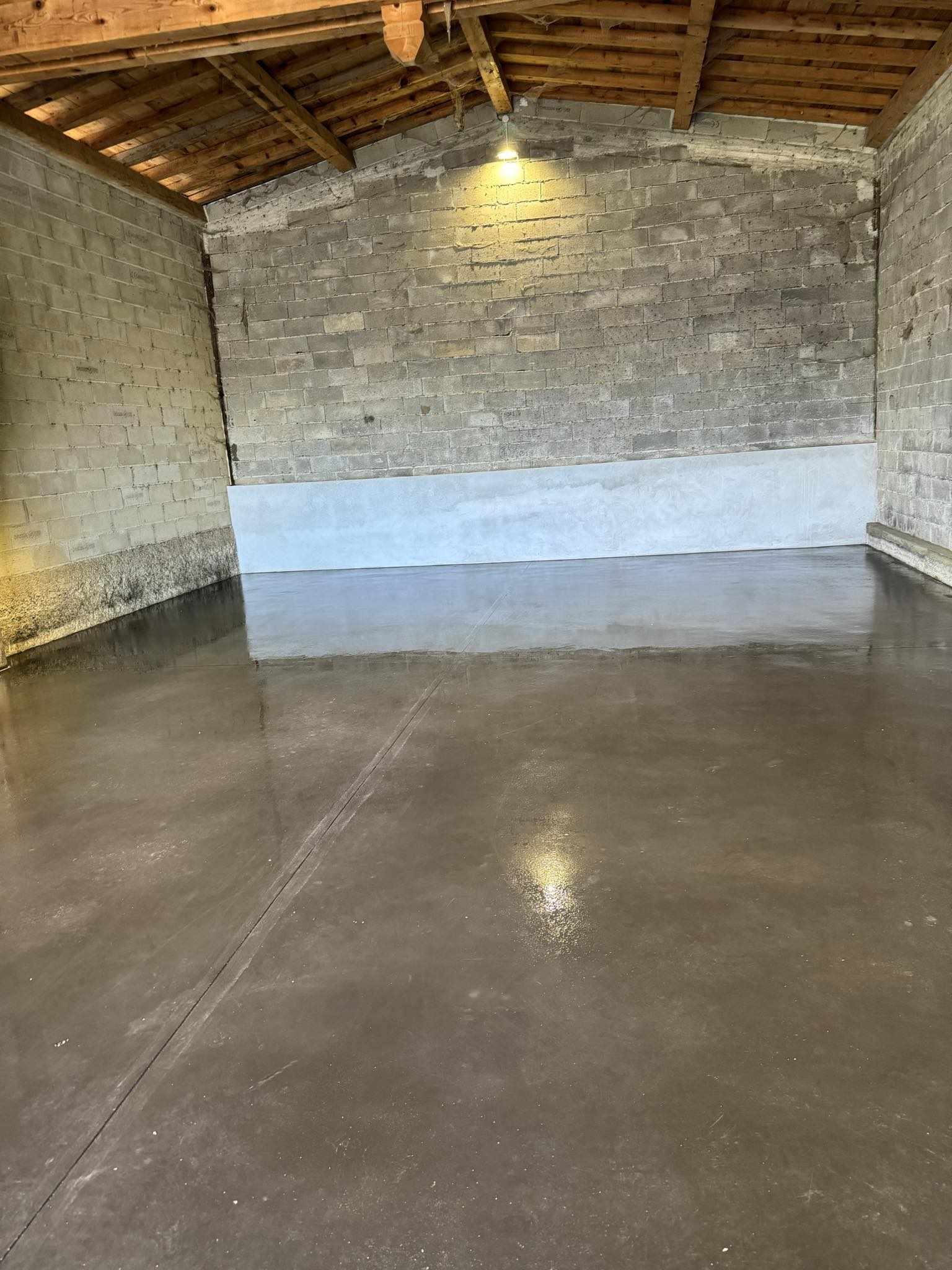 Garage dallage classique avec bouche pores