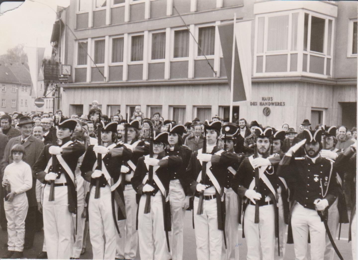 1975