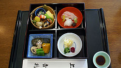 松花堂弁当　吉兆