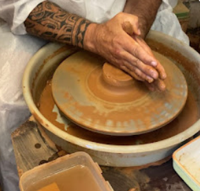 cours de poterie au tour à Hyères