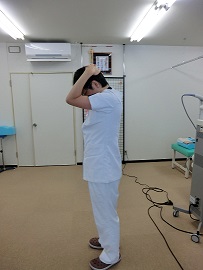 とも整骨院:首のストレッチ