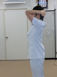 とも整骨院:首のストレッチ