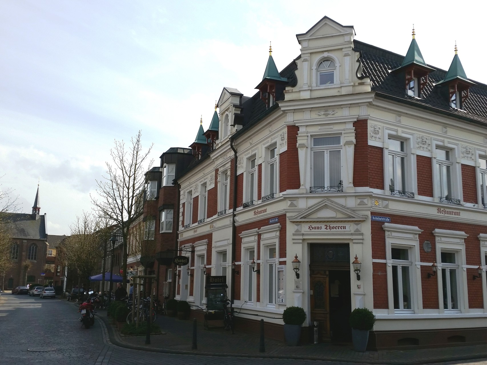 Hotel und Restaurant Haus Thoeren am Marktplatz / Ecke Bahnhofstraße 