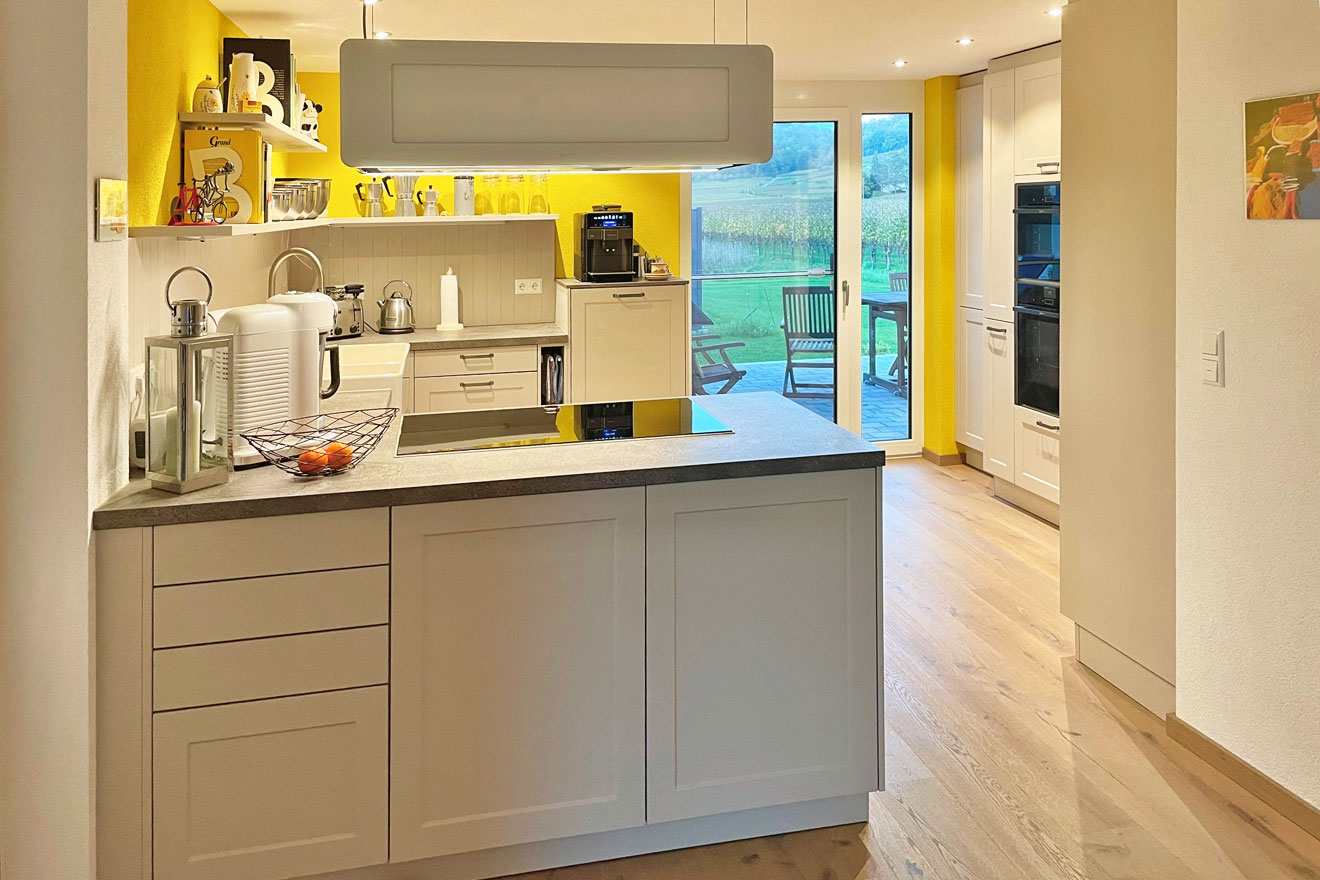 Systhema - Viareggio Sandgrau mit Berbel Skyline Inselhaube