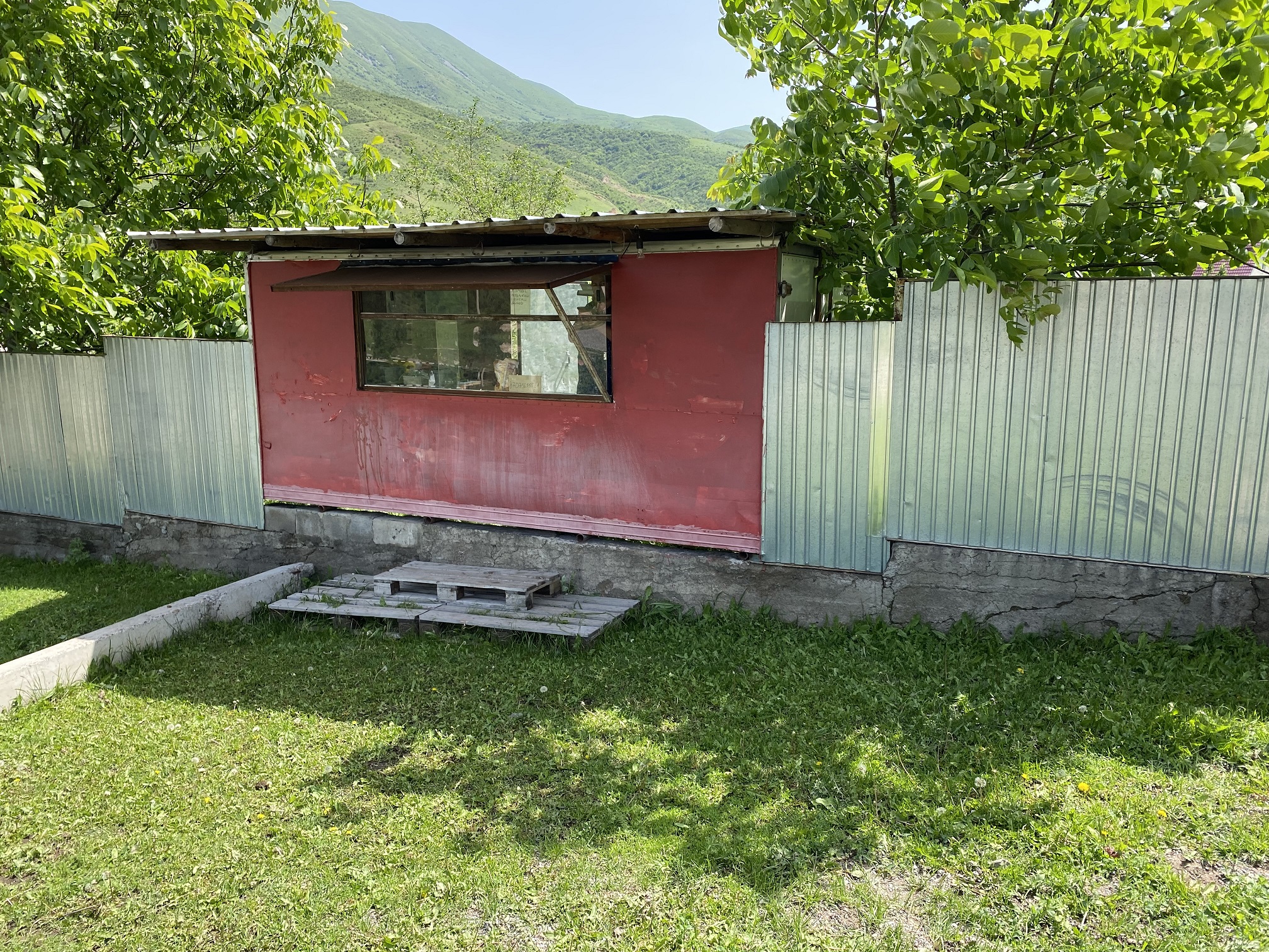 Roadside Shop