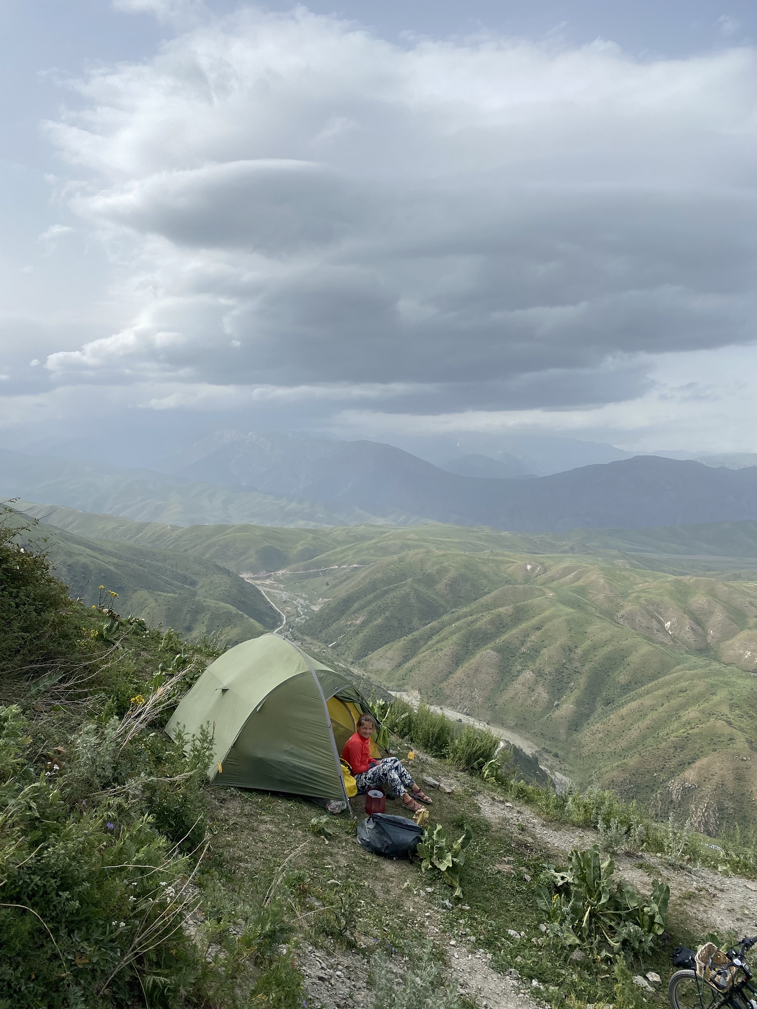 Hangcamping mit Schutz vor dem Sturm.