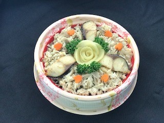 炙り鯖と戸次ごぼうのちらし寿司の写真