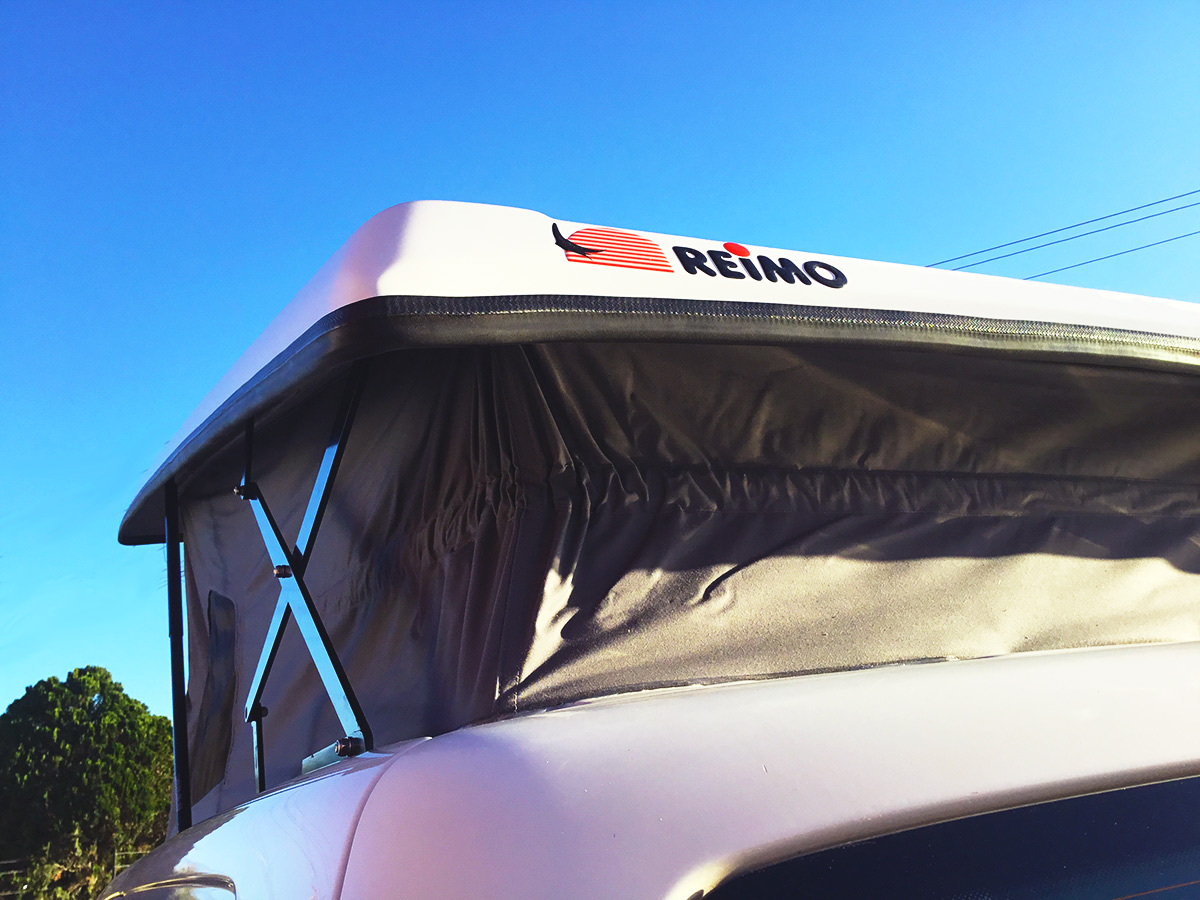 rear hinges coming up = 175cm standing height at rear