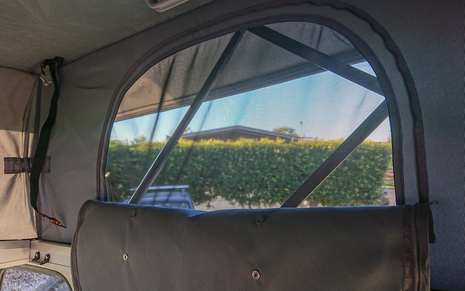 internal view of mush room roof / screen windows
