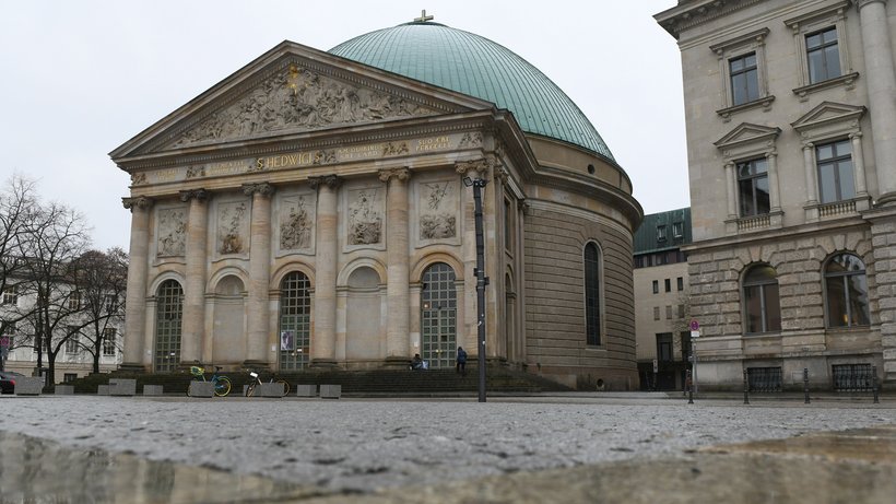 Teurer Umbau mit politischer Stoßrichtung: Die Berliner St.-Hedwigs-Kathedrale soll "neu gestaltet" werden Foto: Maurizio Gambarini/dpa