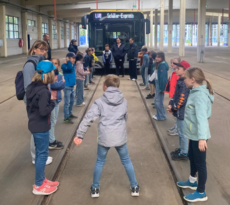 Bus- und Bahntraining der Klassen 3a und 3b