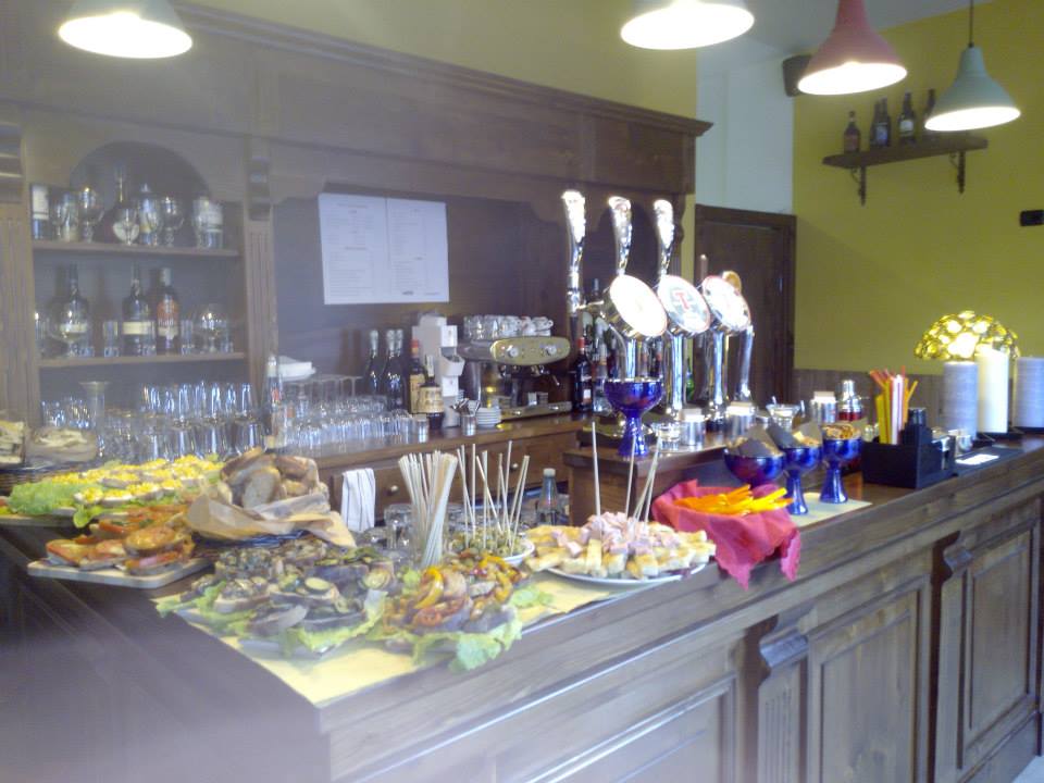 Sedie di design o classiche per ogni ambiente |  Sedie da cucina Sedie in legno Sedie in legno massello Sedie
