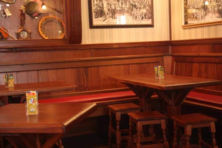 Progettazione realizzazione pub in bancone in legno per irish pub anche solo sgabelli, angolo panca, divanetti, base tavoli direttamente dal sito online, e commerce, vendita online, consulenza, progettazioni e servizi realizziamo pub da oltre 20 anni, con