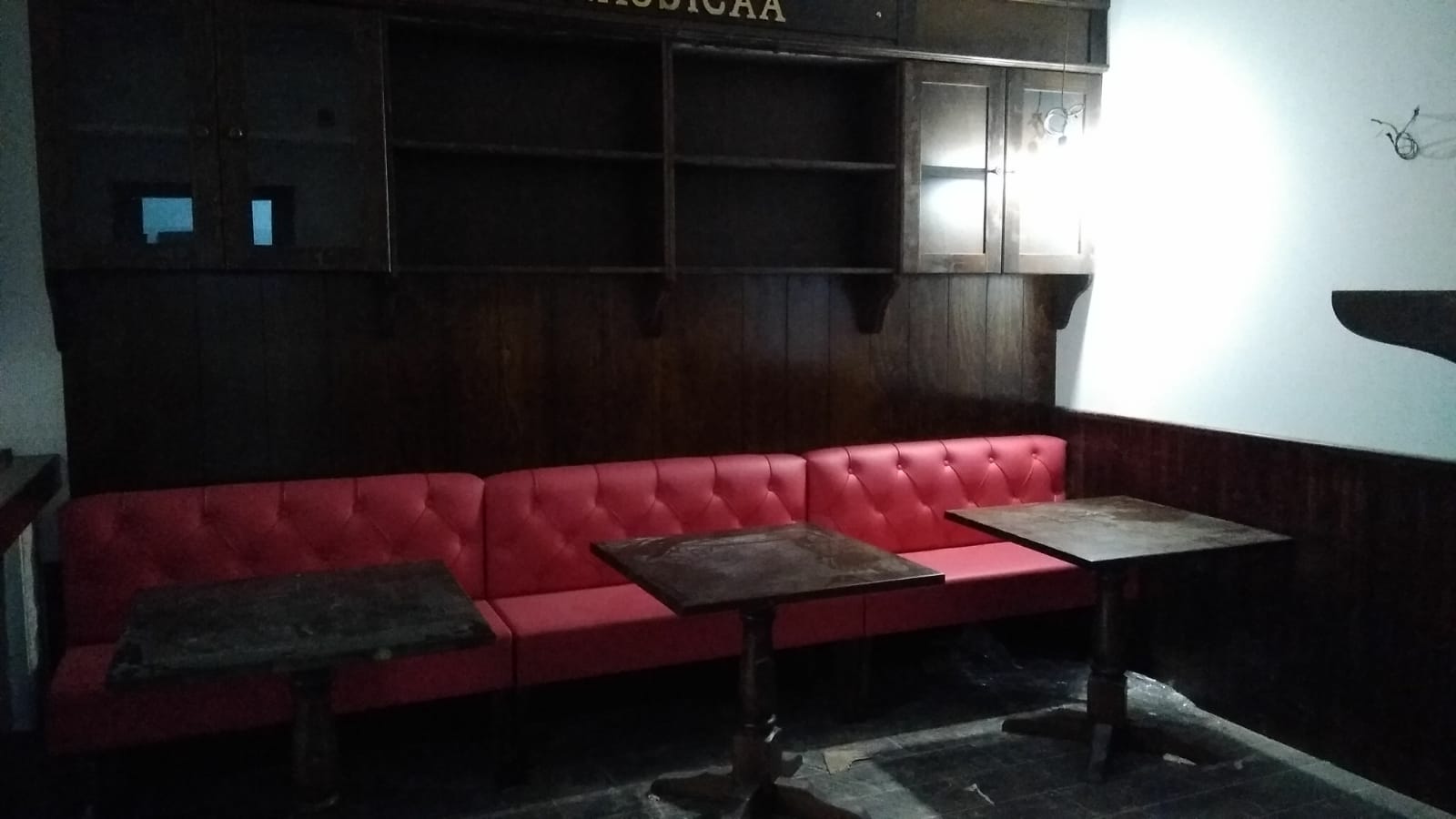 Panca In Legno Per Pub Per Irish Pub Birreria Pub Su Misura