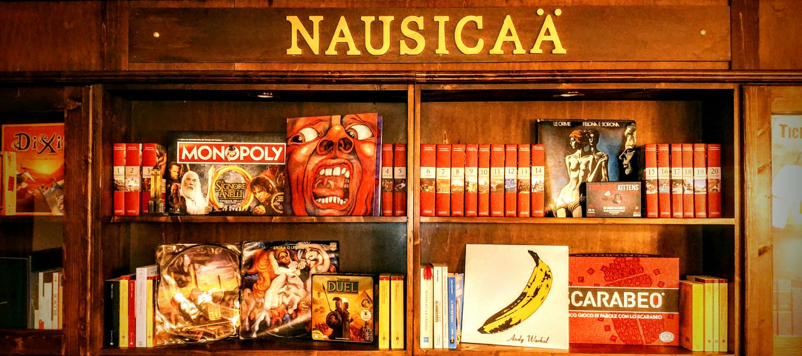 Progettazione realizzazione pub in bancone in legno per irish pub anche solo sgabelli, angolo panca, divanetti, base tavoli direttamente dal sito online, e commerce, vendita online, consulenza, progettazioni e servizi realizziamo pub da oltre 20 anni, con
