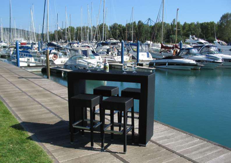 art. isola  144 con sgabello 90