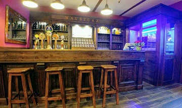 Bancone Pub Ristorante Su Misura In Legno Massello Di Abete