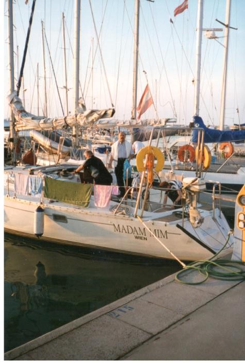 Das Schiff für die Überfahrt von Porto San Giorgio