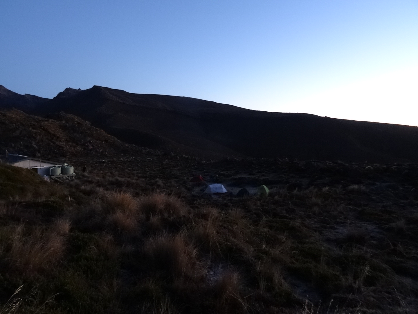 26.4. Zeltstadt vor der Hütte