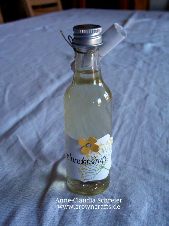 Dieser leckere Holundersirup ist von Selma Neudert wird nicht lange halten!!! Da kann er noch so hübsch verpackt sein! Aber glücklicherweise bringt er gleich sein Rezept mit! ;-)